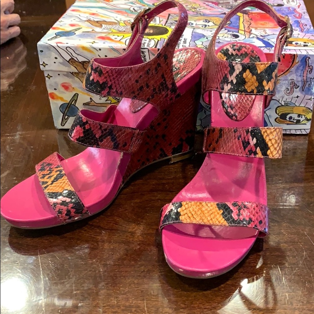 Nine West pink snakeskin open toe heel wedge!